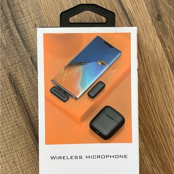 Brand new wireless microphone for IPhone with lightning port - Picture 3 of 5